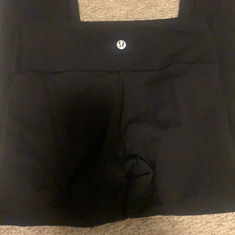 Lululemon Black Cropped Leggings Size 2 - Picture 6 of 8